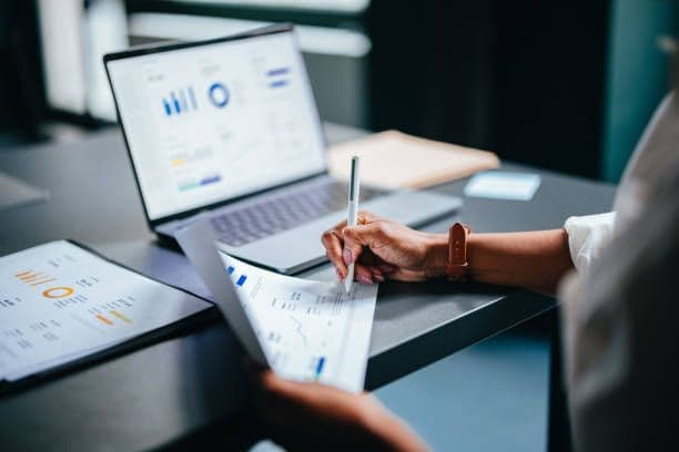 Peut-on faire confiance à l'intelligence artificielle pour gérer nos finances ?